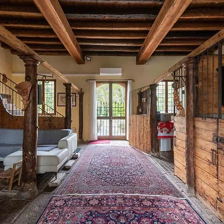 Big Scuderia Country Mansion 5500squarefeet Villa *
