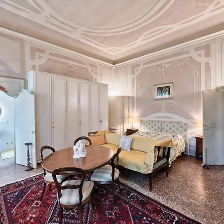 Big Scuderia Country Mansion 5500squarefeet * San Pietro Viminario