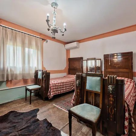 Big Scuderia Country Mansion 5500squarefeet Villa *
